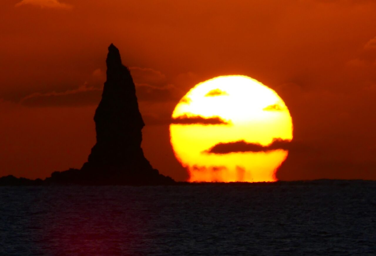 立神岩と夕陽②