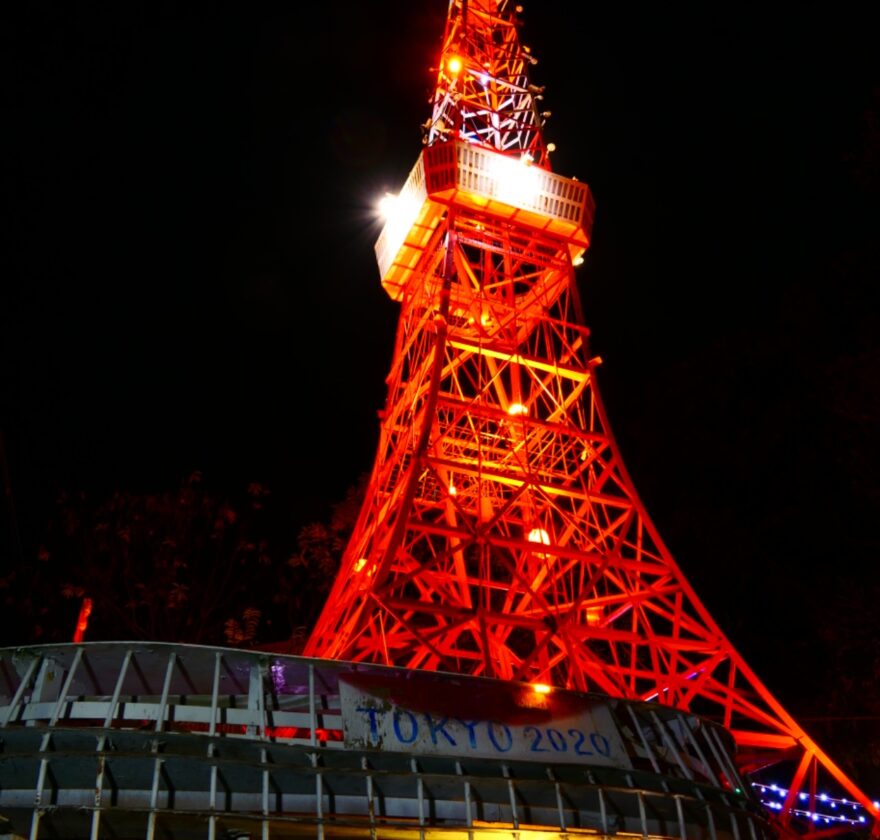 オリンピックスタジアムと東京タワー