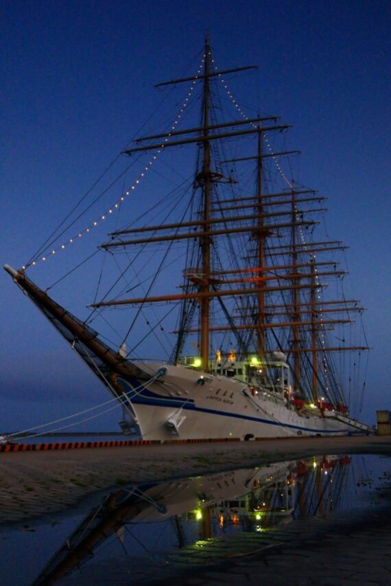 帆船 日本丸(海技教育機構の練習船-1)