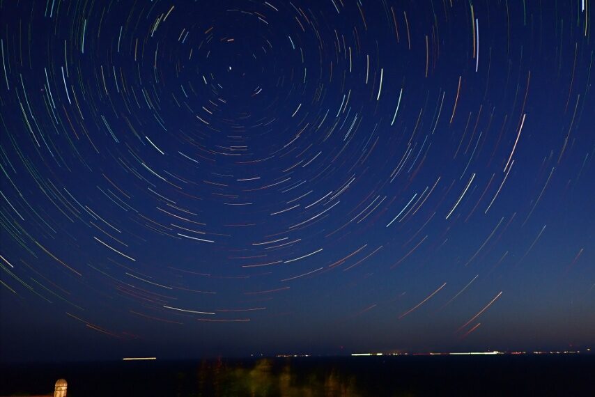 星が舞い、星が降る夜景