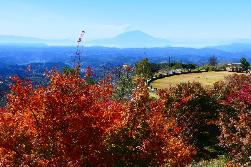 霧島山麓 神話の里、真米歐穴群の絶景-2