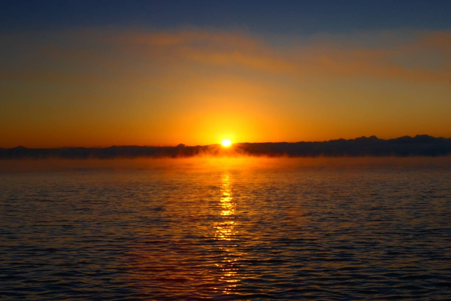 ケアラシが発生した姶良市重富海岸からのご来光-3