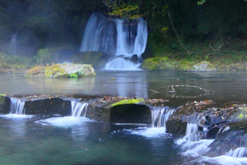 霧島山麓 神話の里、真米歐穴群の絶景-4