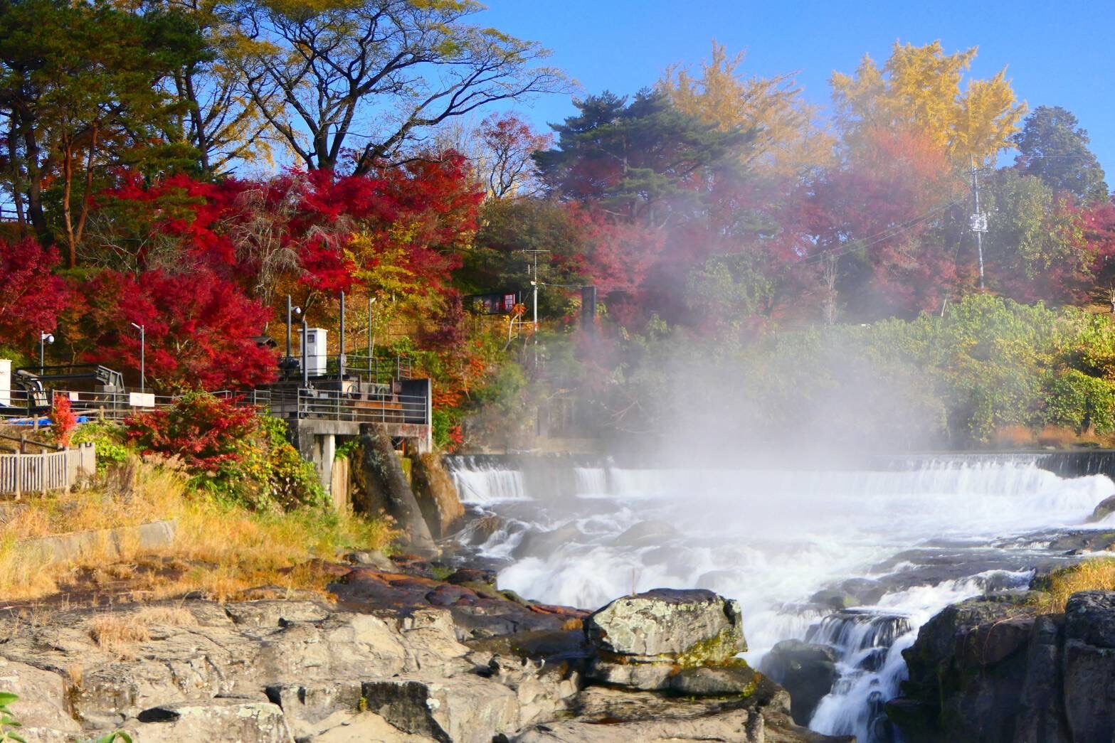 東洋のナイアガラ 曽木の滝の、早朝の絶景-1