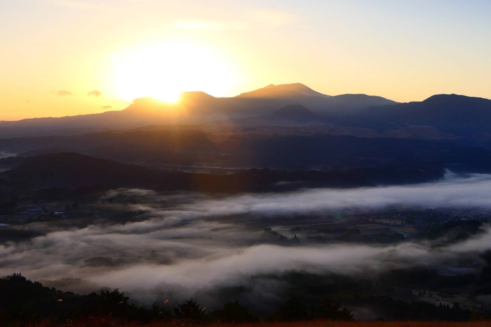 湧水町魚野からのご来光-1