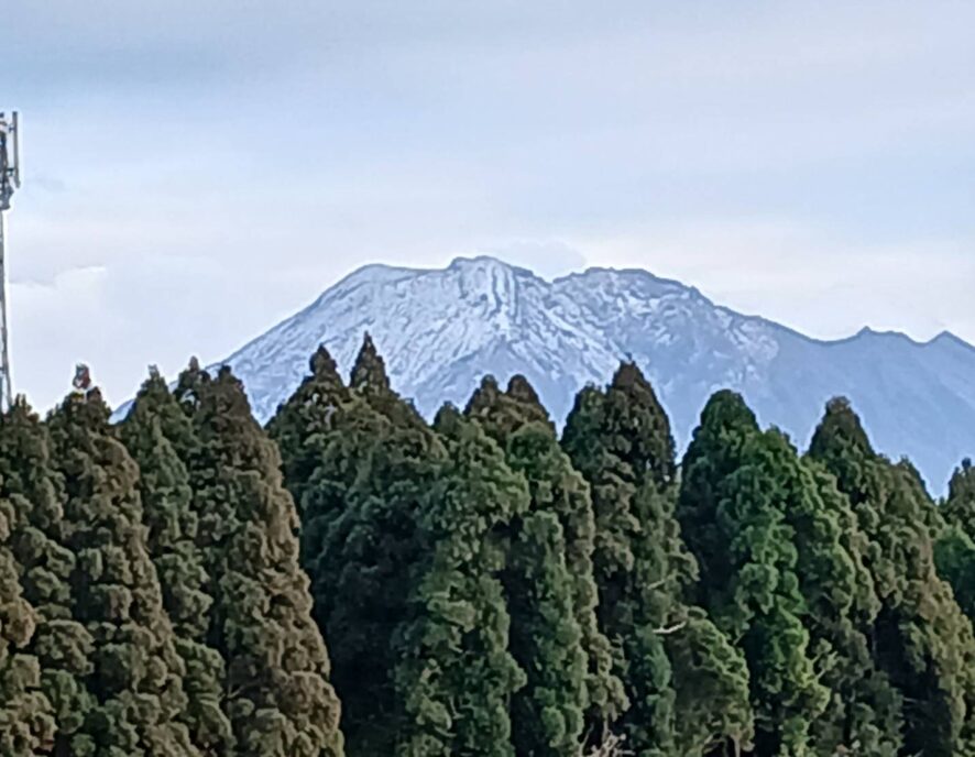 桜島も薄化粧