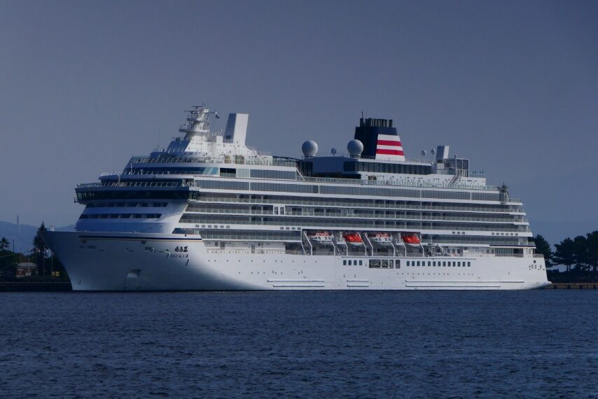 20日寄港した豪華クルーズ船 飛鳥3